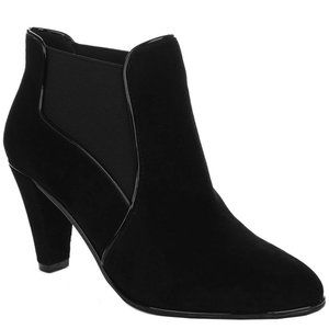 TAHARI chic Black Suede Booties Heeled Ankle Boots NEW
